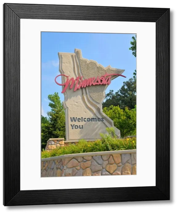 Framed Print : Minnesota state welcome sign on interstate 35 from Iowa Framed Print : Minnesota state welcome sign on interstate 35 from Iowa