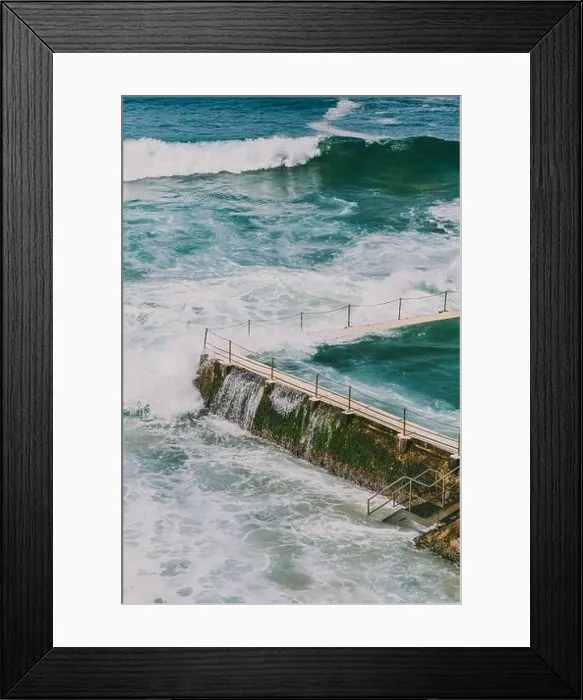 Framed Print : Vertical Close-Up Shot Of The Saltwater Pools At Bondi Beach In Australia
