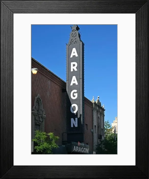 Framed Print : Aragon Ballroom in Uptown; Chicago, Illinois, Vereinigte Staaten von Amerika Framed Print : Aragon Ballroom in Uptown; Chicago, Illinois, Vereinigte Staaten von Amerika