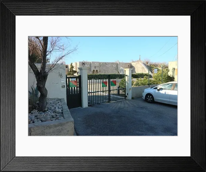 Framed Print : Taking a walk from Anse de la Fausse Monnaie to Malmousque : Bains militaires Framed Print : Taking a walk from Anse de la Fausse Monnaie to Malmousque : Bains militaires