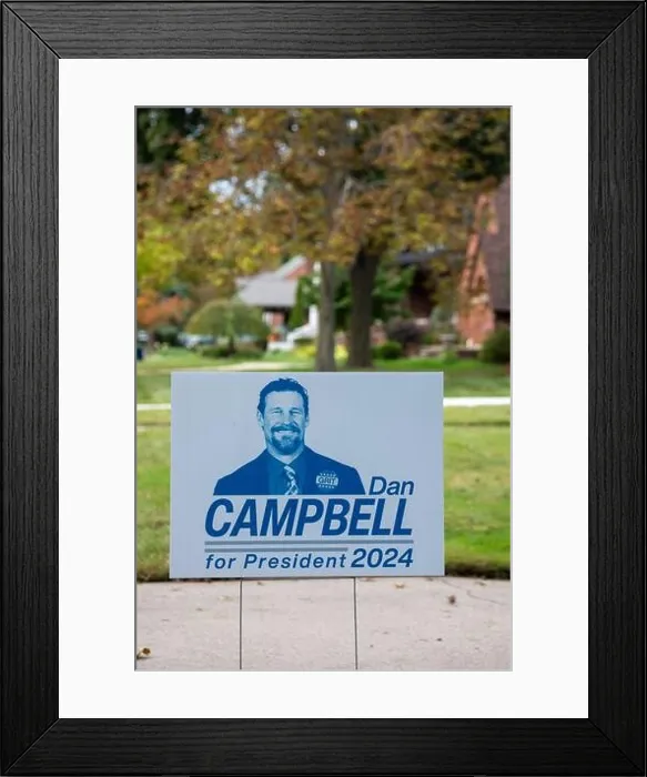 Framed Print : Grosse Pointe Park, Michigan, USA. 1st Oct, 2024. Lawn signs are popping up in the Detroit area supporting Detroit Lions coach Dan Campbell for Framed Print : Grosse Pointe Park, Michigan, USA. 1st Oct, 2024. Lawn signs are popping up in the Detroit area supporting Detroit Lions coach Dan Campbell for