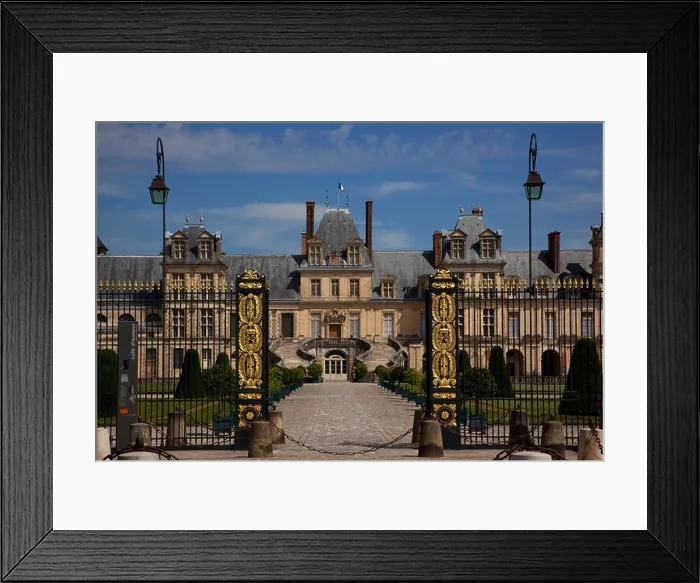Framed Print : Gate of Honour, west elevation, Whitehorse courtyard, Fontainebleau Palace chateau, Paris, France Framed Print : Gate of Honour, west elevation, Whitehorse courtyard, Fontainebleau Palace chateau, Paris, France