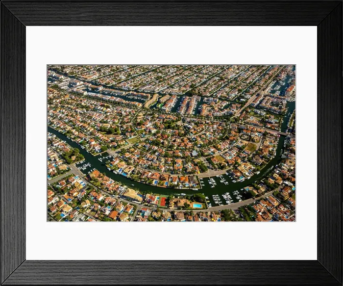 Framed Print : Marina of Empuriabrava, Ampuriabrava, Castelló d'Empúries on the Gulf of Roses, cottages with wharf, largest marina in Europe, boat canals