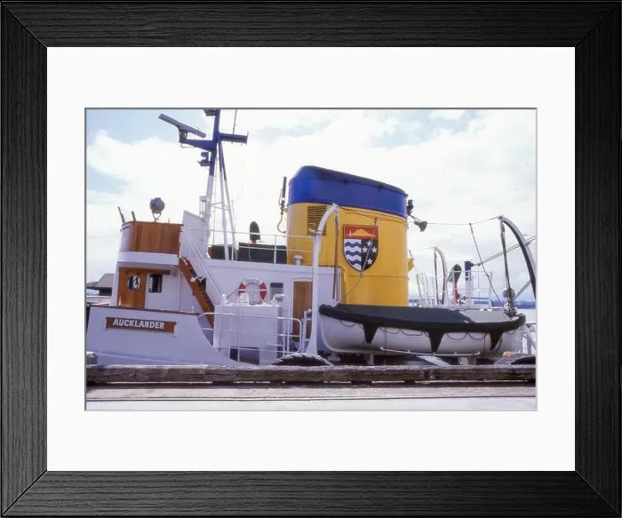 Framed Print : A close-up midships view of the Steel Screw Steamer tug Aucklander, photographed in Auckland Harbour Framed Print : A close-up midships view of the Steel Screw Steamer tug Aucklander, photographed in Auckland Harbour