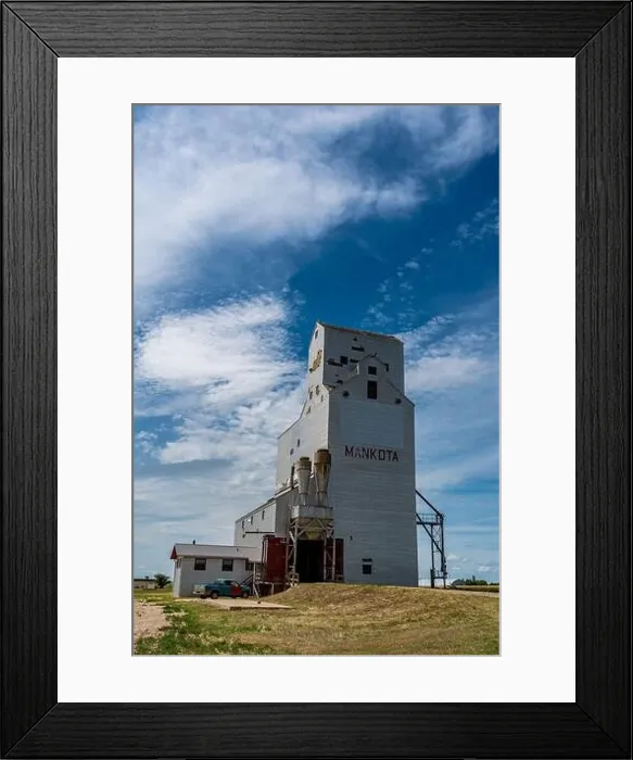 Framed Print : A grain elevator in Mankota, Saskatchewan, Canada Framed Print : A grain elevator in Mankota, Saskatchewan, Canada