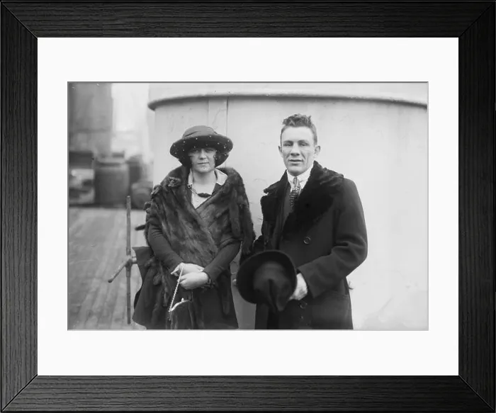 Framed Print : Pal Moore & wife, between c1915 and c1920. Shows boxer Memphis Pal Moore (Thomas Wilson Moore, 1894-1953) with his wife Framed Print : Pal Moore & wife, between c1915 and c1920. Shows boxer Memphis Pal Moore (Thomas Wilson Moore, 1894-1953) with his wife
