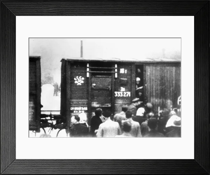 Framed Print : Soviet deportees boarding a train for their destinations in the Gulags of Siberia. The photo was taken in 1940 but no location is given Framed Print : Soviet deportees boarding a train for their destinations in the Gulags of Siberia. The photo was taken in 1940 but no location is given