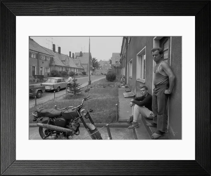 Framed Print : Saxony-Anhalt / GDR-Country / 1990 Lutherstadt Wittenberg, Old Town, Fleischerstrasse-Juedenstrasse Framed Print : Saxony-Anhalt / GDR-Country / 1990 Lutherstadt Wittenberg, Old Town, Fleischerstrasse-Juedenstrasse