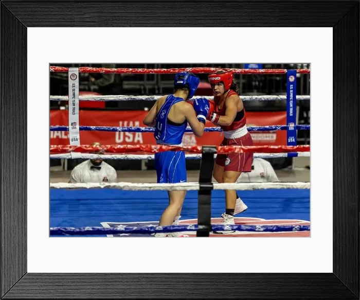 Framed Print : Nelda Ibarra (red) and Emma Nayanet (blue) fight during the Olympic Boxing Trials Framed Print : Nelda Ibarra (red) and Emma Nayanet (blue) fight during the Olympic Boxing Trials
