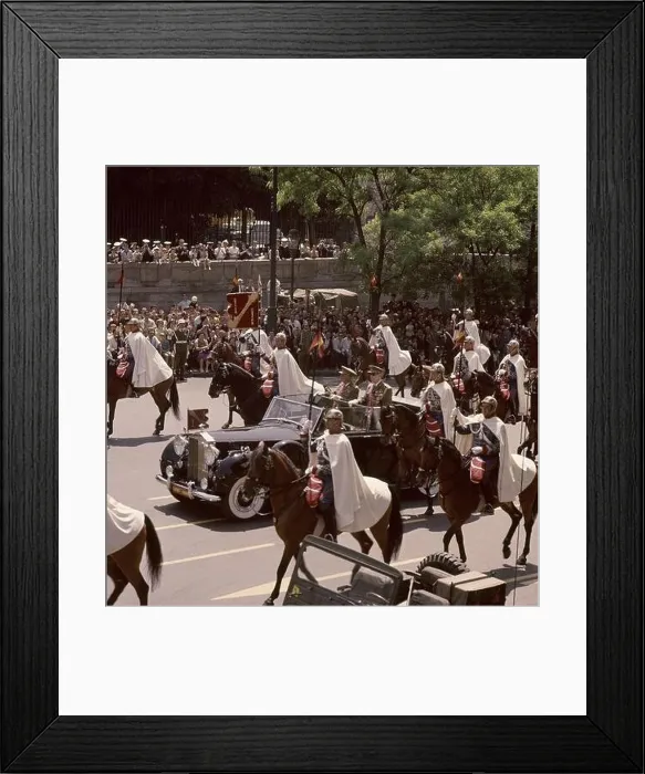 Framed Print : FRANCO EN SU COCHE CON ESCOLTA - 1968. Location: DESFILE MILITAR. MADRID. FRANCISCO FRANCO Framed Print : FRANCO EN SU COCHE CON ESCOLTA - 1968. Location: DESFILE MILITAR. MADRID. FRANCISCO FRANCO