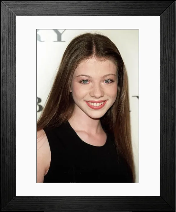 Framed Print : MICHELLE TRACHTENBERG BURBERRY STORE OPENING LA BEVERLEY HILLS LA USA 25 October 2001 Framed Print : MICHELLE TRACHTENBERG BURBERRY STORE OPENING LA BEVERLEY HILLS LA USA 25 October 2001