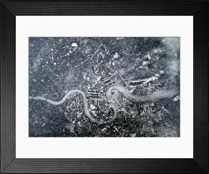 Framed Print : Bombing of east london during World War II 1941 Framed Print : Bombing of east london during World War II 1941