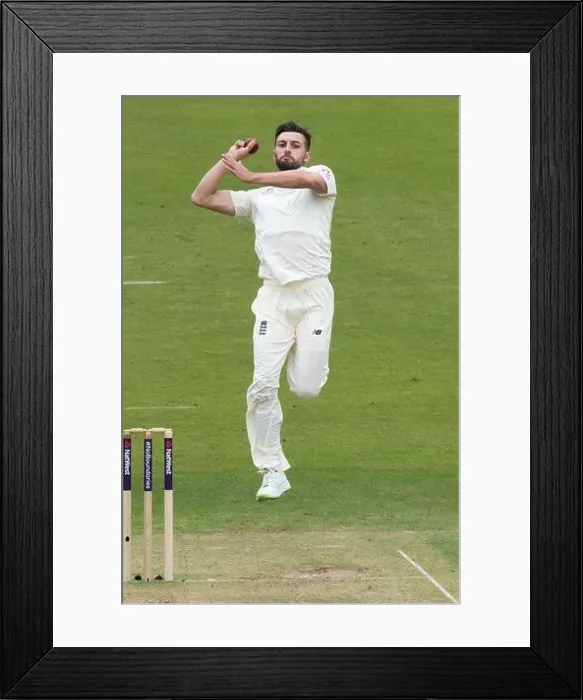 Framed Print : England's Mark Wood bowls Framed Print : England's Mark Wood bowls