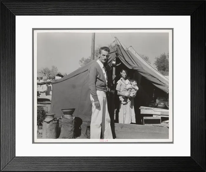 Framed Print : phot from the great depression in america around the 1930s Framed Print : phot from the great depression in america around the 1930s