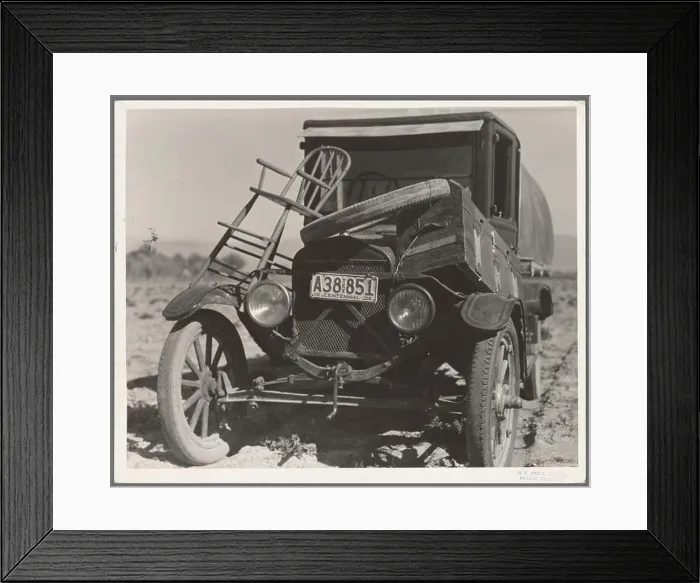 Framed Print : phot from the great depression in america around the 1930s Framed Print : phot from the great depression in america around the 1930s
