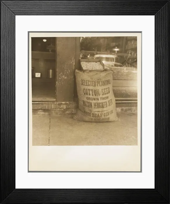 Framed Print : phot from the great depression in america around the 1930s Framed Print : phot from the great depression in america around the 1930s