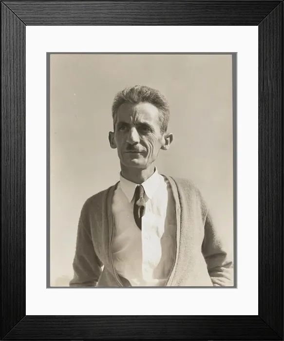 Framed Print : phot from the great depression in america around the 1930s Framed Print : phot from the great depression in america around the 1930s