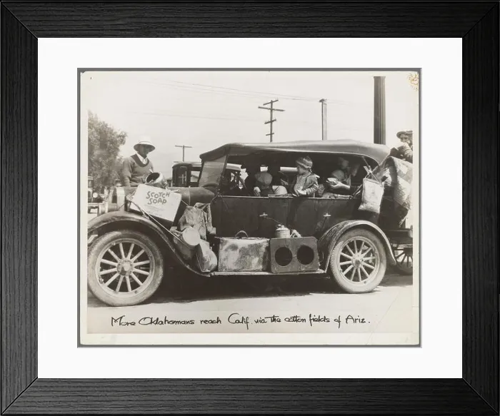 Framed Print : phot from the great depression in america around the 1930s Framed Print : phot from the great depression in america around the 1930s