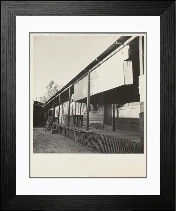 Framed Print : phot from the great depression in america around the 1930s Framed Print : phot from the great depression in america around the 1930s