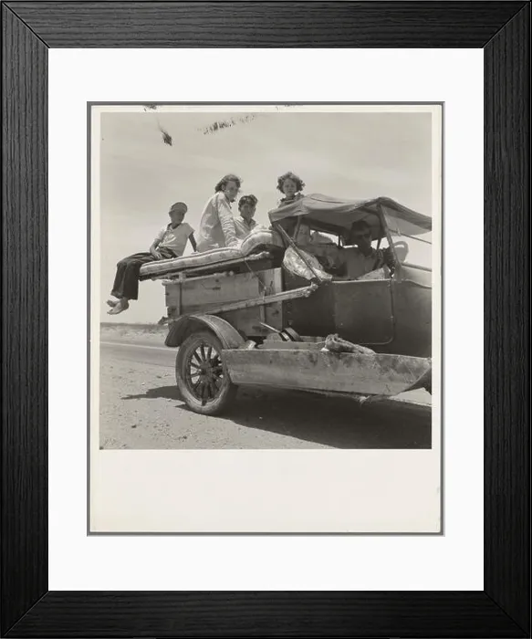 Framed Print : phot from the great depression in america around the 1930s Framed Print : phot from the great depression in america around the 1930s