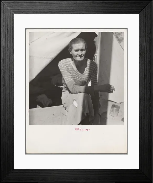 Framed Print : phot from the great depression in america around the 1930s Framed Print : phot from the great depression in america around the 1930s