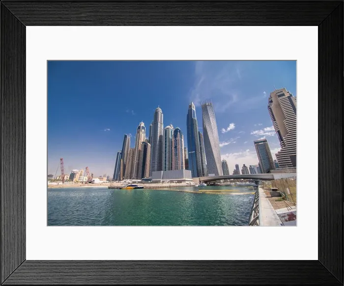 Framed Print : DUBAI, UNITED ARAB EMIRATES - OCTOBER Framed Print : DUBAI, UNITED ARAB EMIRATES - OCTOBER