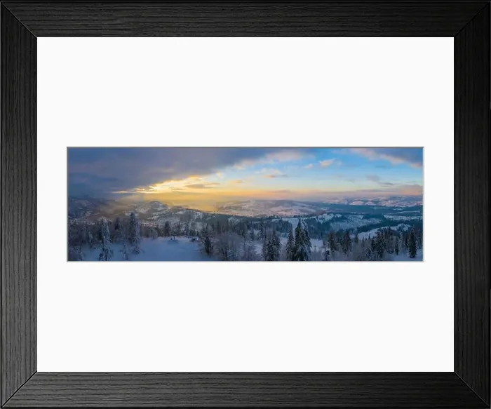 Framed Print : Panoramic view of the winter mountains Framed Print : Panoramic view of the winter mountains