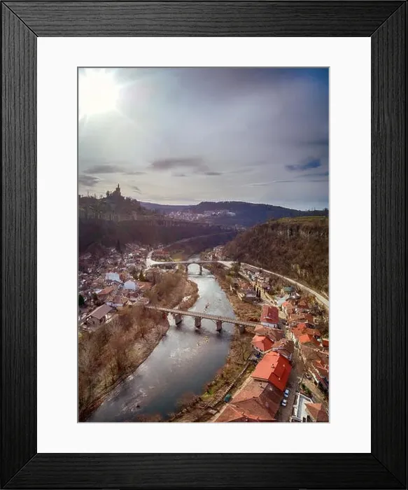 Framed Print : Aerial view of Impressive overhead view of the old stone bridge across Yarra river - Image
