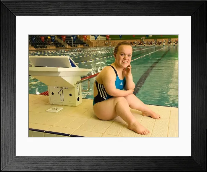 Framed Print : Ellie Simmonds, paralympic swimmer at the Wales National Pool, Swansea Framed Print : Ellie Simmonds, paralympic swimmer at the Wales National Pool, Swansea