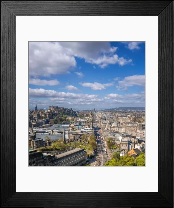 Framed Print : Panorama of old town Edinburgh with Princess street against castle in Scotland Framed Print : Panorama of old town Edinburgh with Princess street against castle in Scotland