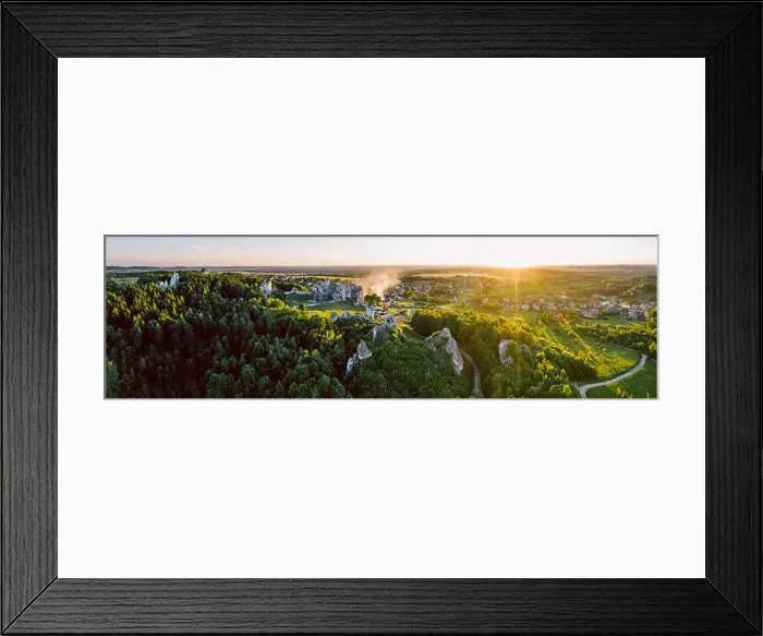 Framed Print : medieval castle ruins located in Ogrodzieniec, Poland Framed Print : medieval castle ruins located in Ogrodzieniec, Poland