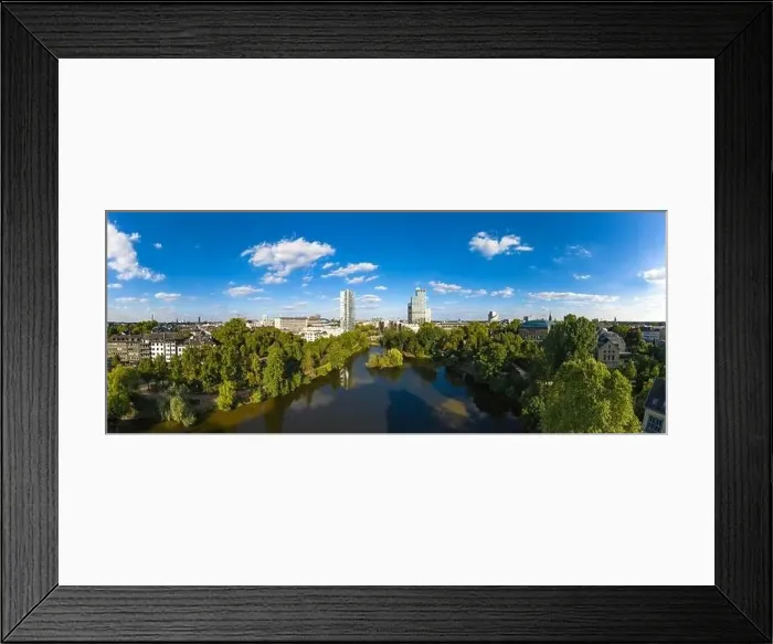 Framed Print : Schwanenspiegel in Dusseldorf