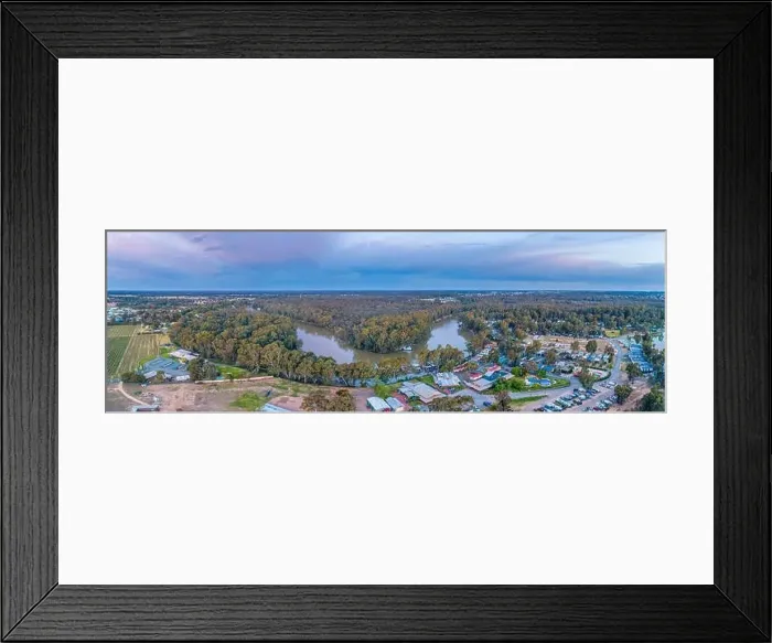Framed Print : Murray River winding through native vegetation in Moama, New South Wales, Australia Framed Print : Murray River winding through native vegetation in Moama, New South Wales, Australia