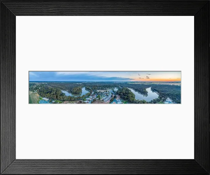 Framed Print : Multiple bends of Murray River at sunset in Moama, NSW, Australia Framed Print : Multiple bends of Murray River at sunset in Moama, NSW, Australia