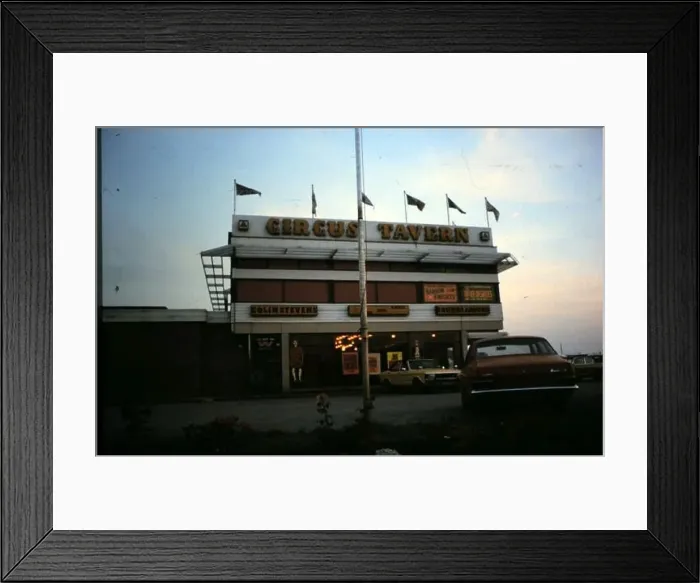 Framed Print : Circus Tavern - Essex, UK circa 1970's Framed Print : Circus Tavern - Essex, UK circa 1970's