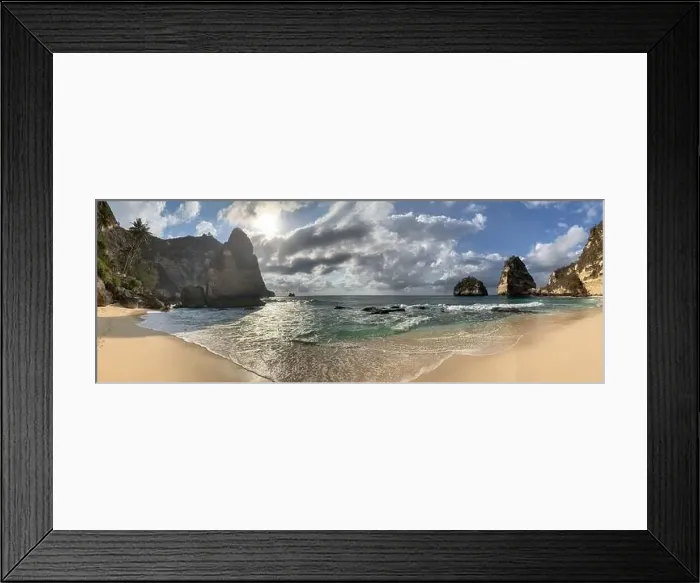 Framed Print : View of a beautiful Diamond Bay, Nusa Penida island, Indonesia Framed Print : View of a beautiful Diamond Bay, Nusa Penida island, Indonesia