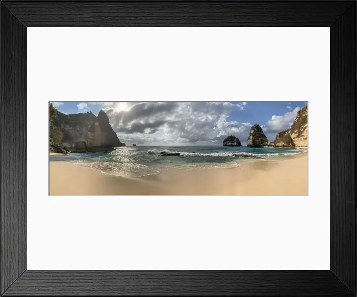 Framed Print : View of a beautiful Diamond Bay, Nusa Penida island, Indonesia Framed Print : View of a beautiful Diamond Bay, Nusa Penida island, Indonesia