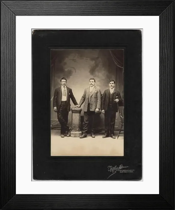 Framed Print : 1910 c, SAN FRANCISCO, USA: Italian emigrants send his photo portrait to relatives in Italy Framed Print : 1910 c, SAN FRANCISCO, USA: Italian emigrants send his photo portrait to relatives in Italy