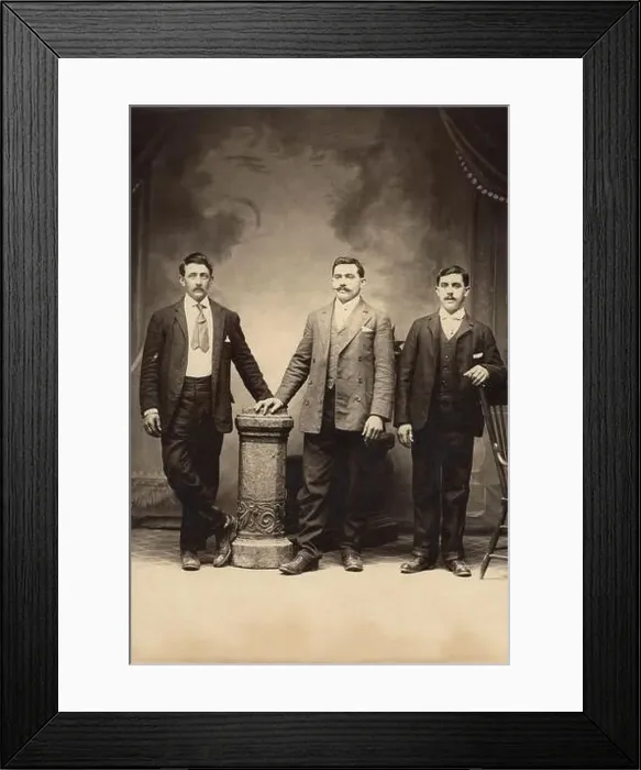 Framed Print : 1910 c, SAN FRANCISCO, USA: Italian emigrants send his photo portrait to relatives in Italy Framed Print : 1910 c, SAN FRANCISCO, USA: Italian emigrants send his photo portrait to relatives in Italy