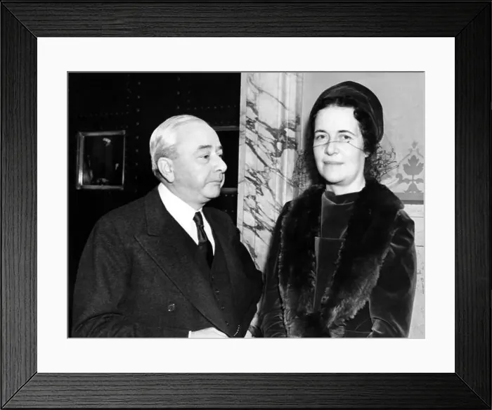 Framed Print : 1937, 16 december, NEW YORK CITY Framed Print : 1937, 16 december, NEW YORK CITY