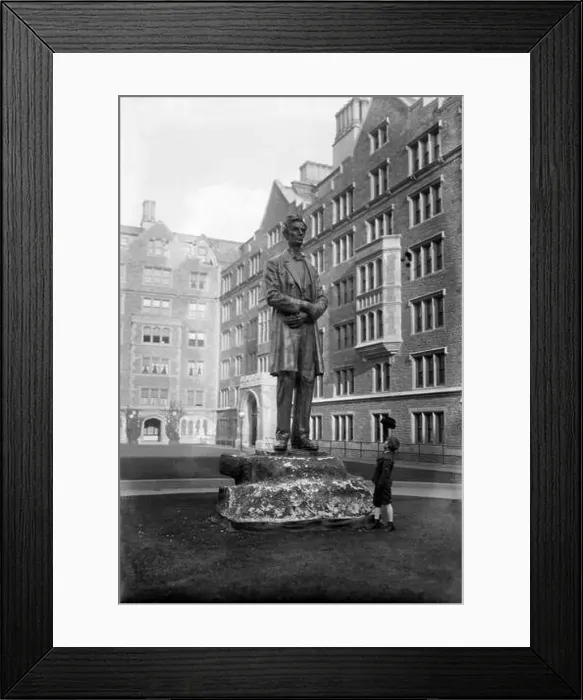 Framed Print : 1920 ca, CINCINNATI, OHIO, USA : The statue of U Framed Print : 1920 ca, CINCINNATI, OHIO, USA : The statue of U