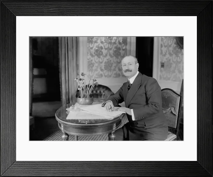 Framed Print : 1915 ca, NEW YORK, USA : The celebrated italian music conductor CLEOFONTE CAMPANINI ( Parma) Framed Print : 1915 ca, NEW YORK, USA : The celebrated italian music conductor CLEOFONTE CAMPANINI ( Parma)