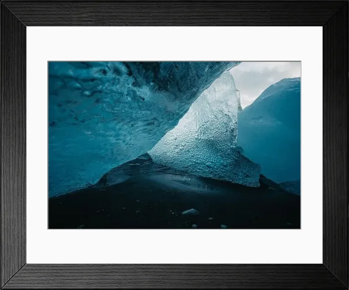 Framed Print : Breathtaking diamond beach on Iceland in winter with large ice blocks, ice cubes Framed Print : Breathtaking diamond beach on Iceland in winter with large ice blocks, ice cubes