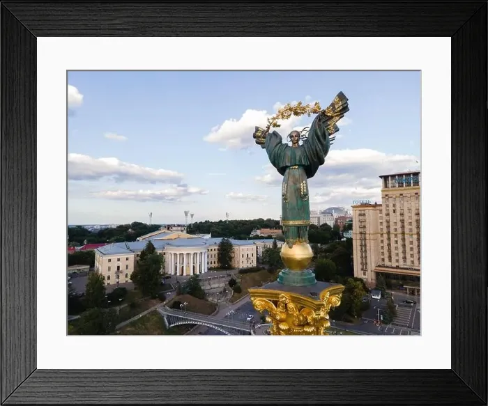 Framed Print : Monument on Independence Square in Kyiv, Ukraine Framed Print : Monument on Independence Square in Kyiv, Ukraine