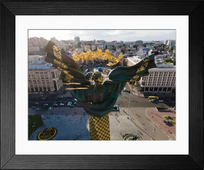 Framed Print : Monument on Independence Square in Kyiv, Ukraine Framed Print : Monument on Independence Square in Kyiv, Ukraine