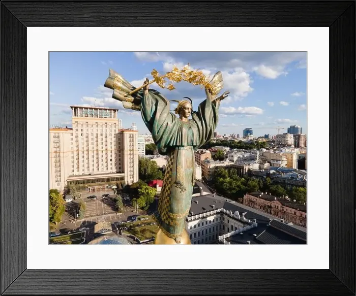 Framed Print : Monument on Independence Square in Kyiv, Ukraine Framed Print : Monument on Independence Square in Kyiv, Ukraine
