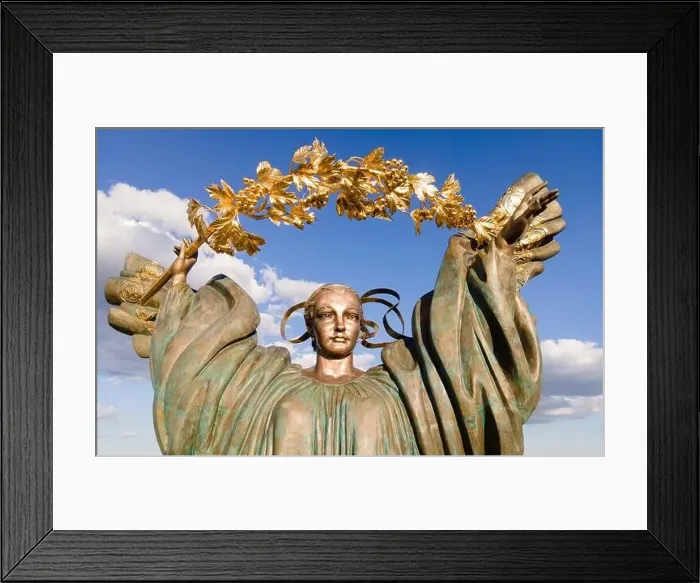 Framed Print : Monument on Independence Square in Kyiv, Ukraine Framed Print : Monument on Independence Square in Kyiv, Ukraine