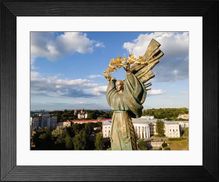 Framed Print : Monument on Independence Square in Kyiv, Ukraine Framed Print : Monument on Independence Square in Kyiv, Ukraine