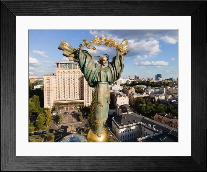 Framed Print : Monument on Independence Square in Kyiv, Ukraine Framed Print : Monument on Independence Square in Kyiv, Ukraine