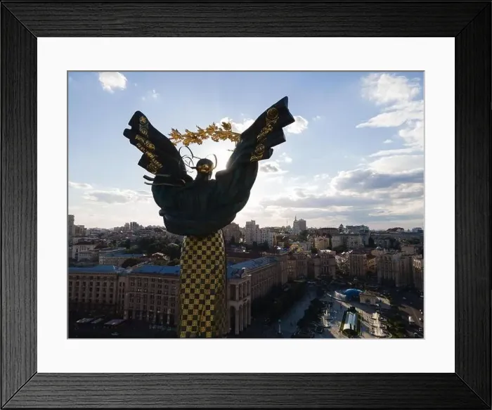 Framed Print : Monument on Independence Square in Kyiv, Ukraine Framed Print : Monument on Independence Square in Kyiv, Ukraine